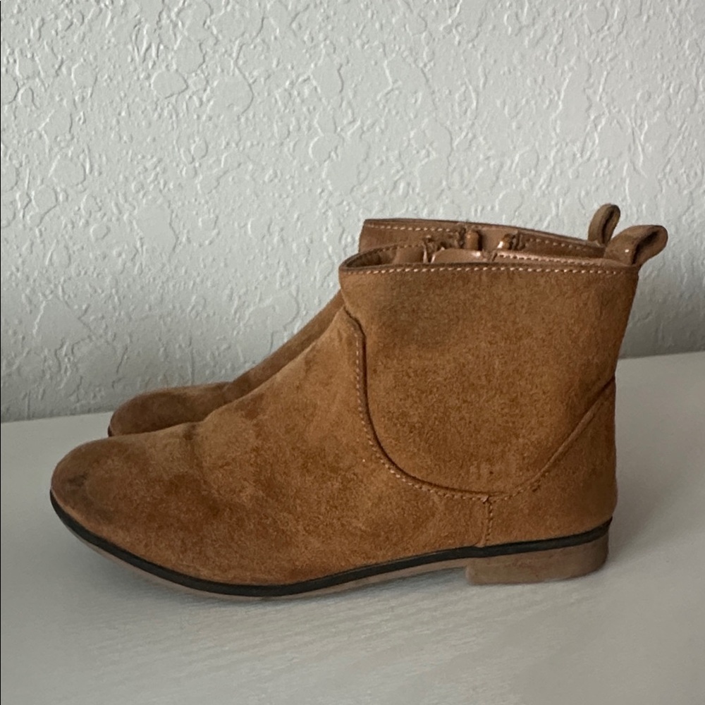 Cat & Jack Toddler Girl Tan Suede Boots - Size 11 - Picture 3 of 8